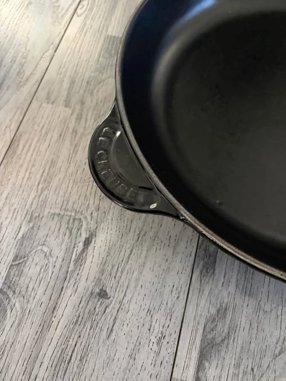 Le Creuset - Enameled cast iron skillet pan made in France Sz 30